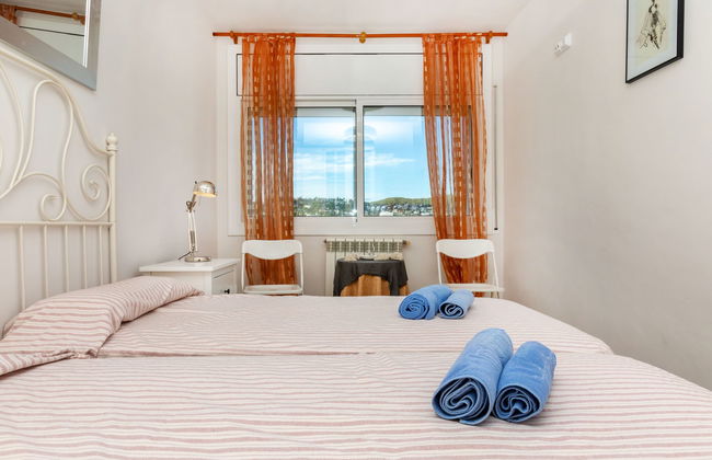 2 bedroom Apartment in Sitges with swimming pool and garden - Photo 11