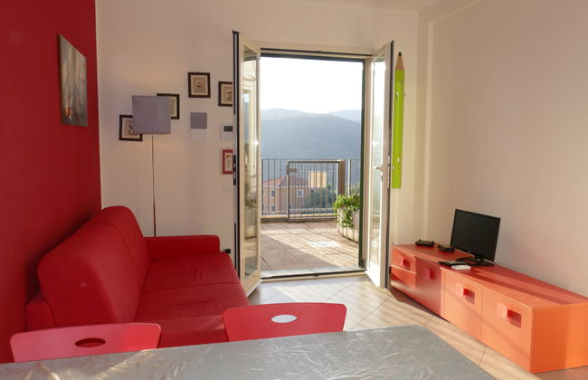 Apartamento de 2 quartos em Civezza com piscina e jardim - Foto 1