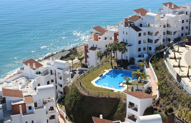 Apartamento de 2 quartos em Torrox com piscina e jardim - Foto 1