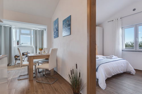 Foto 9 - Appartamento con 1 camera da letto a Vir con vista mare