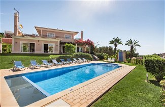 Foto 2 - Casa de 6 habitaciones en Albufeira con piscina privada y vistas al mar