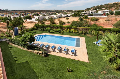 Foto 3 - Casa de 6 habitaciones en Albufeira con piscina privada y jardín