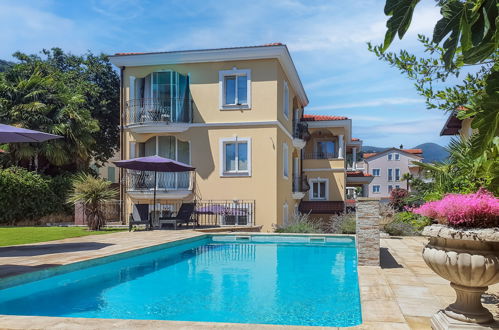 Photo 1 - Maison de 4 chambres à Lovran avec piscine et terrasse