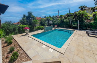 Photo 2 - Maison de 4 chambres à Lovran avec piscine et terrasse