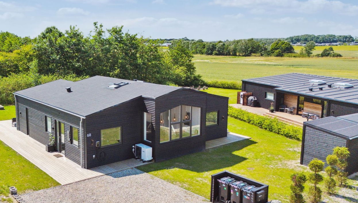 5 bedroom House in Odder with terrace and hot tub - Photo 1