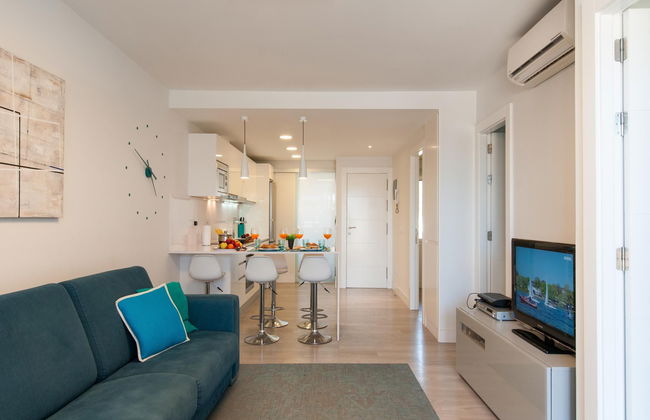 2 bedroom Apartment in San Bartolomé de Tirajana with swimming pool and terrace - Photo 4