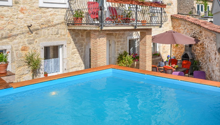 Foto 1 - Casa con 3 camere da letto a Vinodolska Općina con piscina privata e vista mare