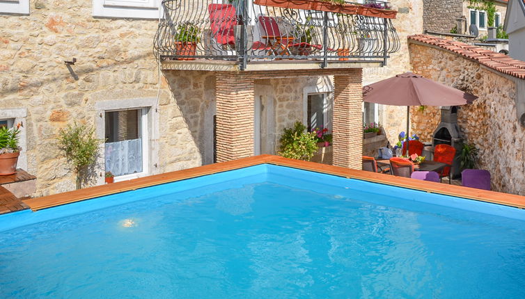 Foto 1 - Casa de 3 habitaciones en Vinodolska Općina con piscina privada y terraza