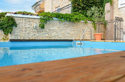 Photo 7 - Maison de 3 chambres à Vinodolska Općina avec piscine privée et terrasse