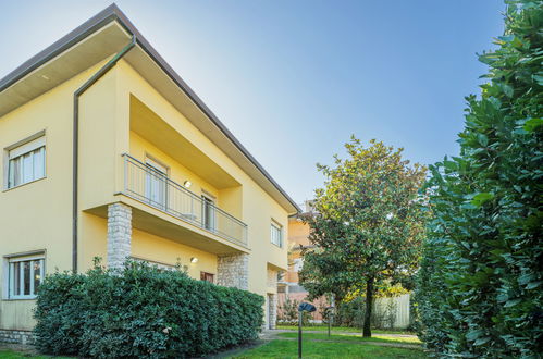 Photo 2 - Appartement de 3 chambres à Pietrasanta avec jardin et vues à la mer