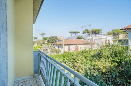 Photo 7 - Appartement de 3 chambres à Pietrasanta avec jardin et vues à la mer