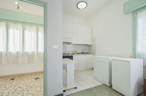 Photo 12 - 3 bedroom Apartment in Pietrasanta with garden and sea view