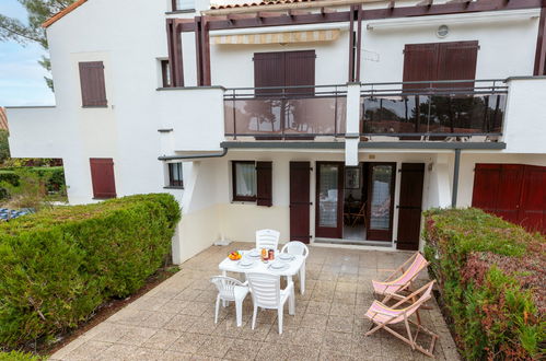 Photo 19 - 2 bedroom Apartment in Les Mathes with swimming pool and garden