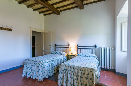 Photo 15 - 6 bedroom House in Marradi with private pool and garden