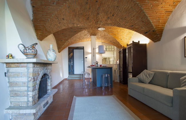 1 bedroom Apartment in San Miniato - Photo 4