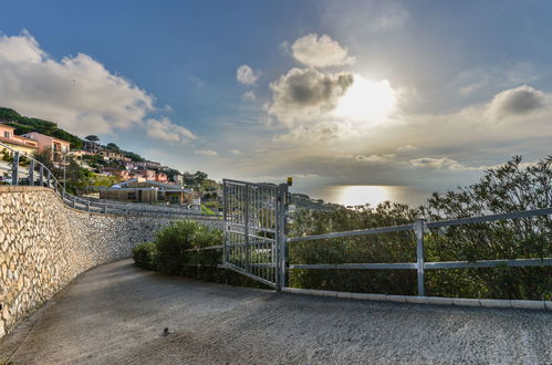 Foto 30 - Appartamento con 1 camera da letto a Capoliveri con giardino e terrazza