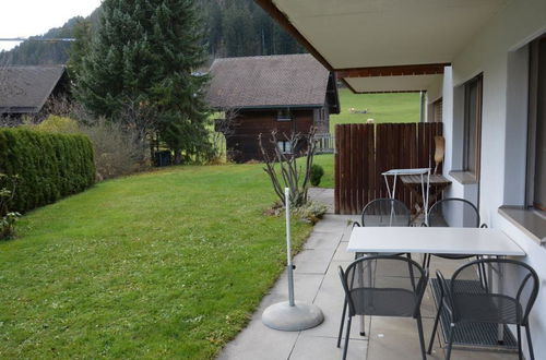 Foto 4 - Apartment mit 1 Schlafzimmer in Zweisimmen