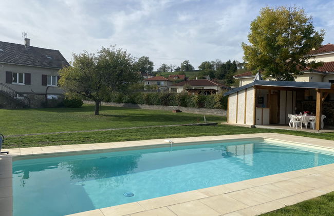 Casa de 5 quartos em Maurs com piscina privada e jardim - Foto 1