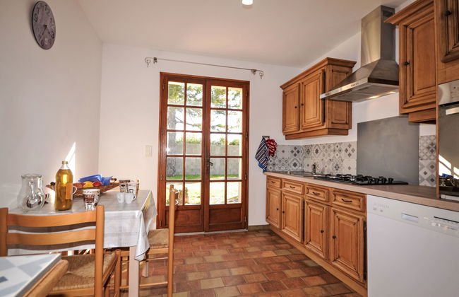 Casa de 3 quartos em Velleron com piscina e jardim - Foto 12