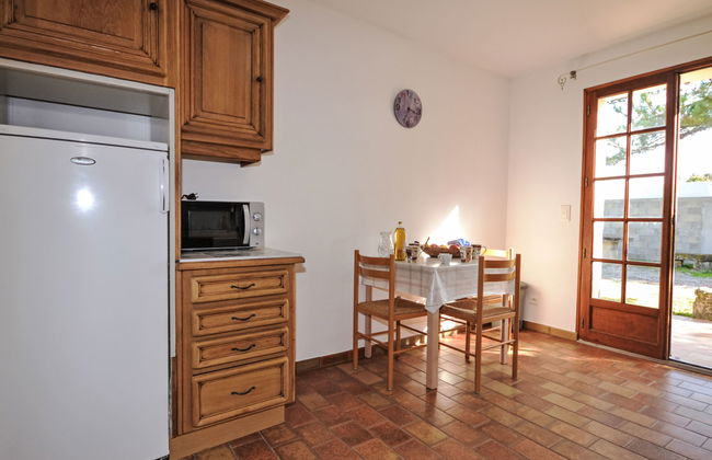 Casa de 3 quartos em Velleron com piscina e jardim - Foto 13
