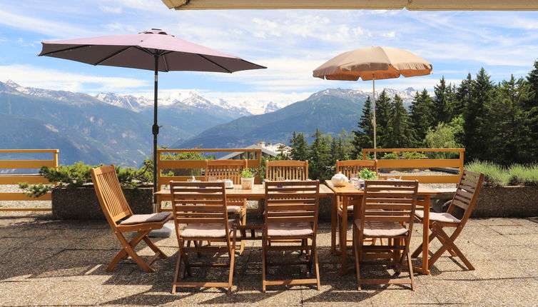 Photo 1 - Appartement de 3 chambres à Crans-Montana avec piscine et terrasse