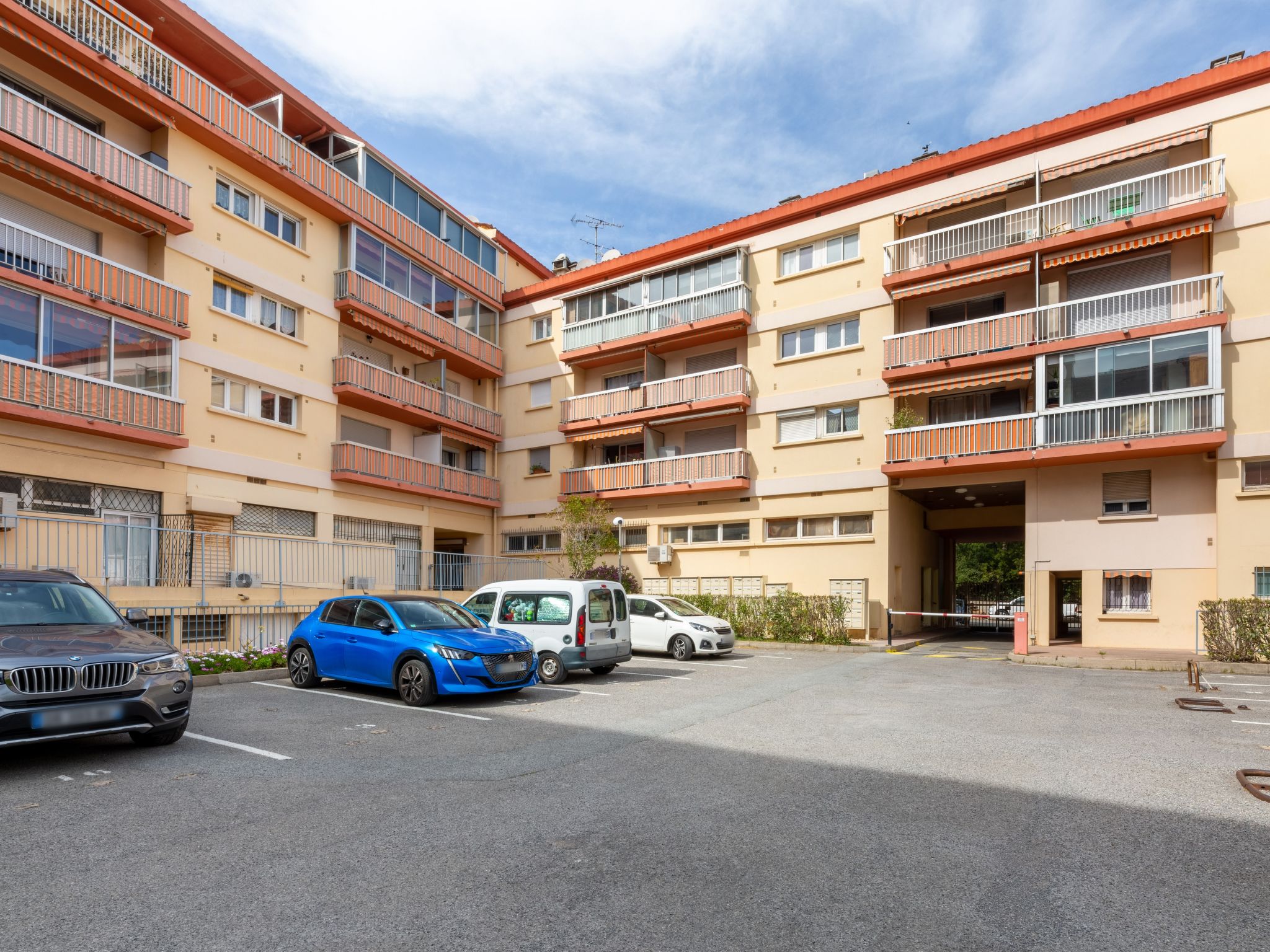 Foto 20 - Appartamento con 1 camera da letto a Fréjus con terrazza e vista mare