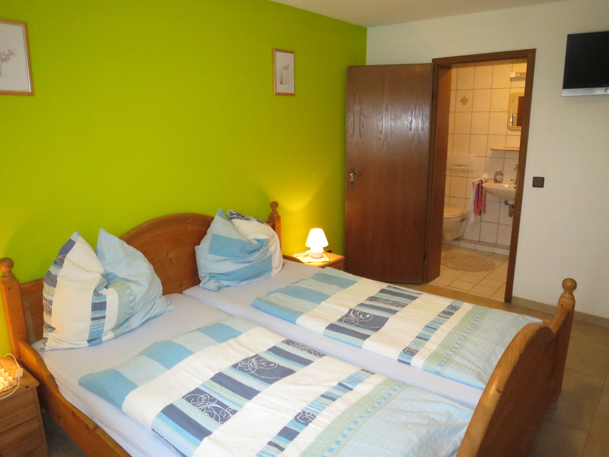 Foto 15 - Appartamento con 3 camere da letto a Kottenborn con giardino e sauna