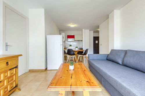 Foto 9 - Apartment mit 1 Schlafzimmer in Roses mit terrasse
