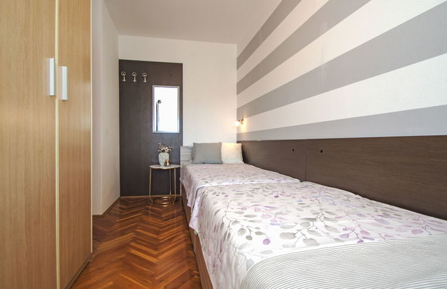Apartamento de 3 quartos em Tribunj com piscina e jardim - Foto 14
