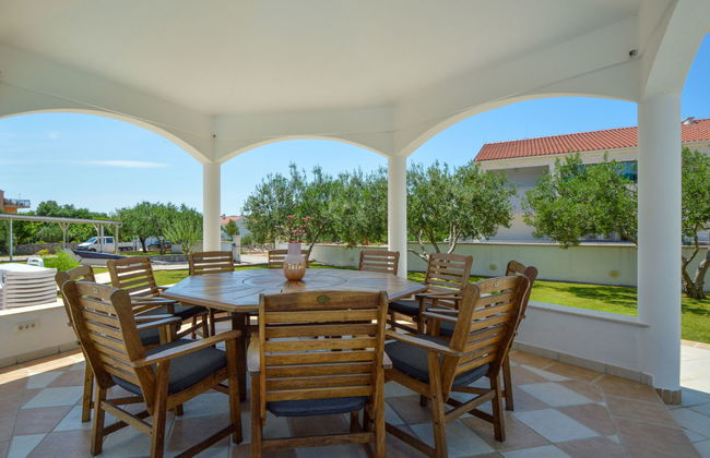 Apartamento de 3 quartos em Tribunj com piscina e jardim - Foto 27