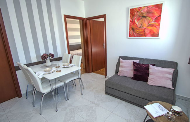 Apartamento de 3 quartos em Tribunj com piscina e jardim - Foto 9