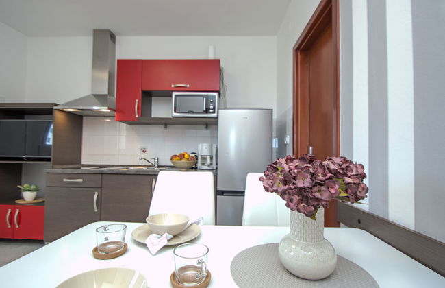 Apartamento de 3 quartos em Tribunj com piscina e jardim - Foto 8