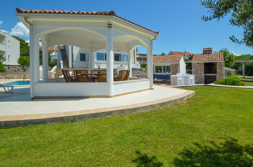 Photo 21 - Appartement de 2 chambres à Tribunj avec piscine et vues à la mer