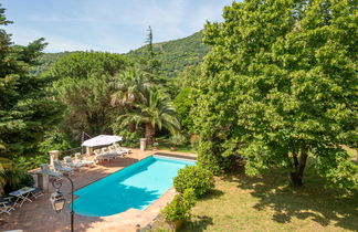 Foto 2 - Casa de 4 quartos em La Garde-Freinet com piscina privada e jardim