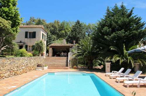 Foto 20 - Casa de 4 quartos em La Garde-Freinet com piscina privada e terraço