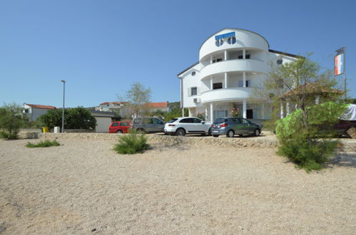 Foto 14 - Apartamento de 1 habitación en Sibenik con jardín y vistas al mar