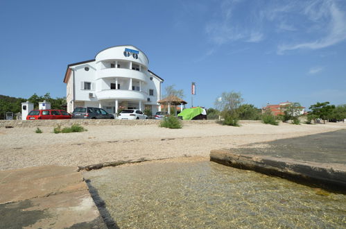 Photo 3 - Appartement de 1 chambre à Sibenik avec jardin et bain à remous