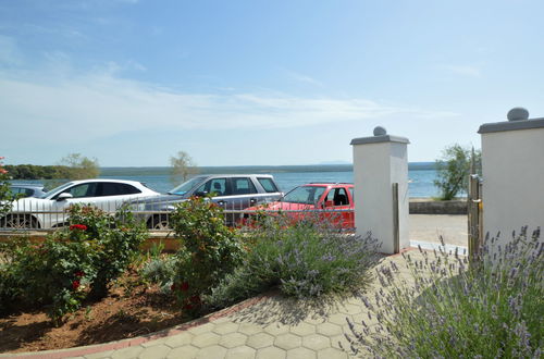 Foto 15 - Apartamento de 1 habitación en Sibenik con jardín y vistas al mar