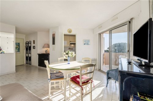 Photo 8 - Appartement de 1 chambre à Cavalaire-sur-Mer avec terrasse et vues à la mer