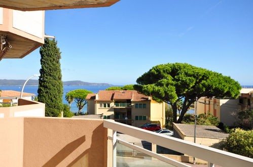 Foto 1 - Apartamento de 1 quarto em Cavalaire-sur-Mer com terraço e vistas do mar