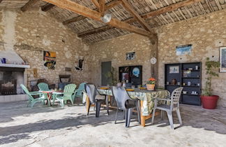 Photo 3 - Maison de 2 chambres à Oppède avec jardin et terrasse