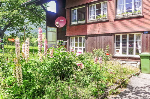 Foto 16 - Appartamento a Grindelwald con giardino