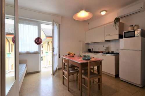 Photo 3 - 1 bedroom Apartment in Lignano Sabbiadoro with terrace