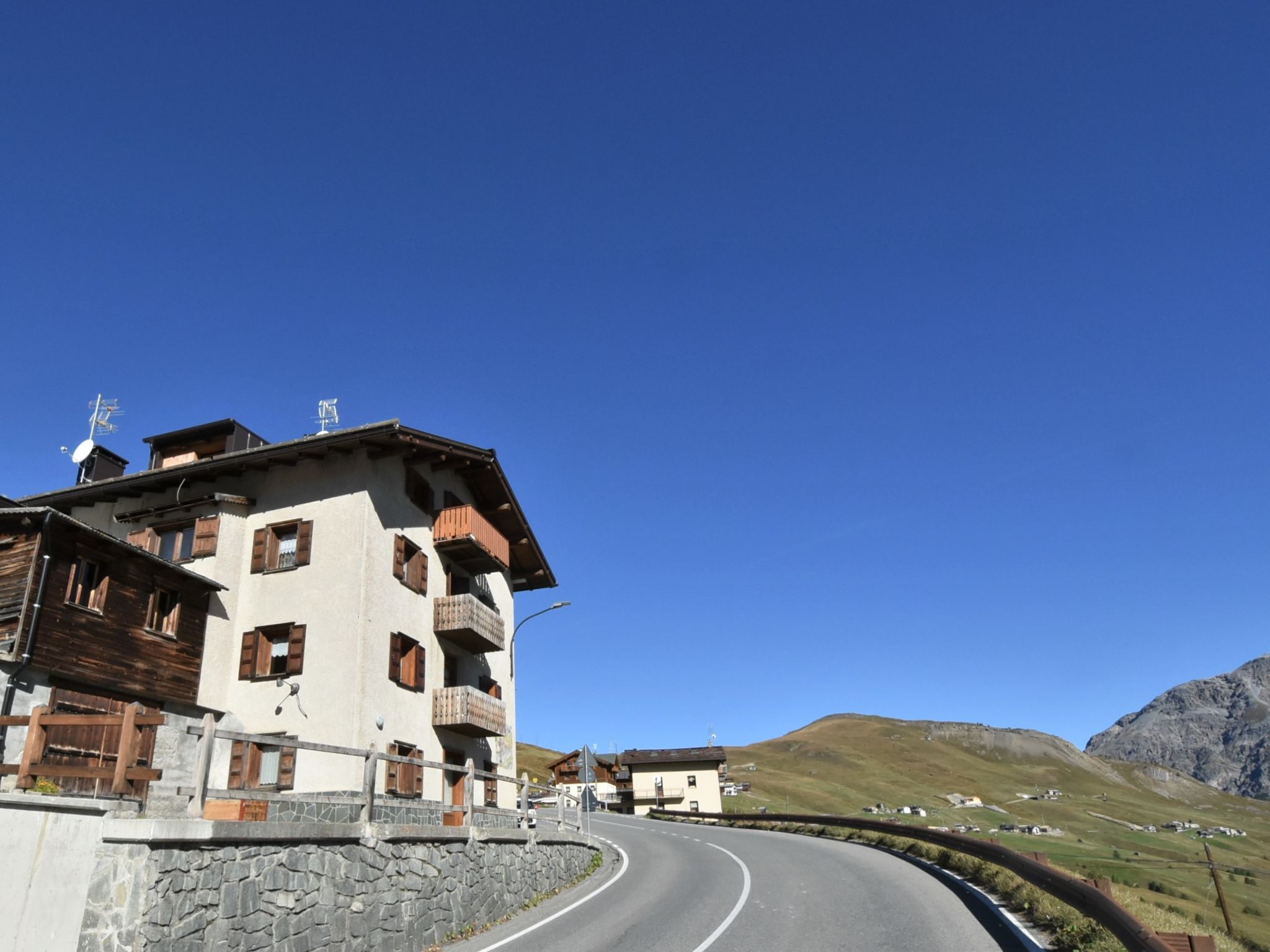 Foto 17 - Appartamento con 2 camere da letto a Livigno con vista sulle montagne