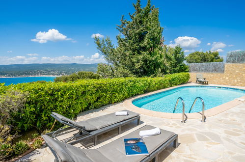 Foto 45 - Haus mit 4 Schlafzimmern in Saint-Cyr-sur-Mer mit privater pool und garten