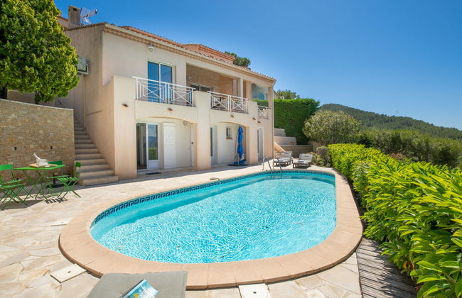 Casa de 6 quartos em Saint-Cyr-sur-Mer com piscina privada e jardim - Foto 1