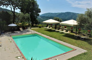 Foto 2 - Casa de 4 quartos em Greve in Chianti com piscina e jardim