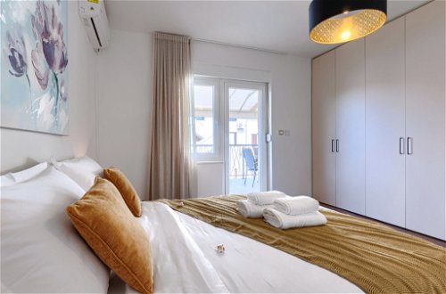 Foto 11 - Appartamento con 3 camere da letto a Novigrad con terrazza e vista mare