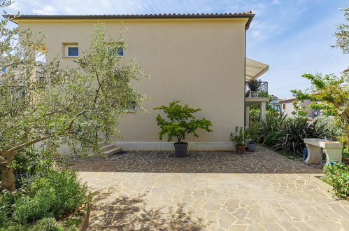 Photo 43 - Appartement de 3 chambres à Novigrad avec jardin et terrasse