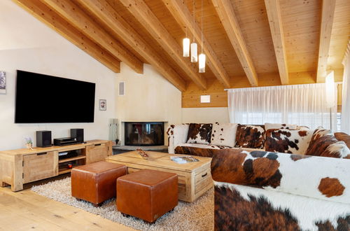 Photo 2 - 3 bedroom Apartment in Zermatt with sauna and hot tub